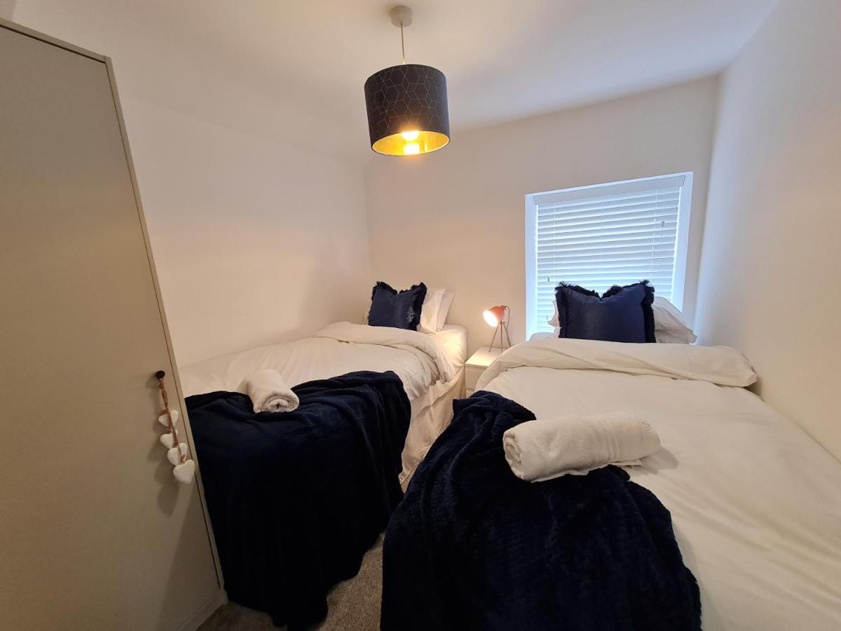 Perfect Location 3 Bed Serviced Apartment With Bike Storage For Bpw. Close To Brecon Beacons เมอเทอร์ทิดฟิล ภายนอก รูปภาพ