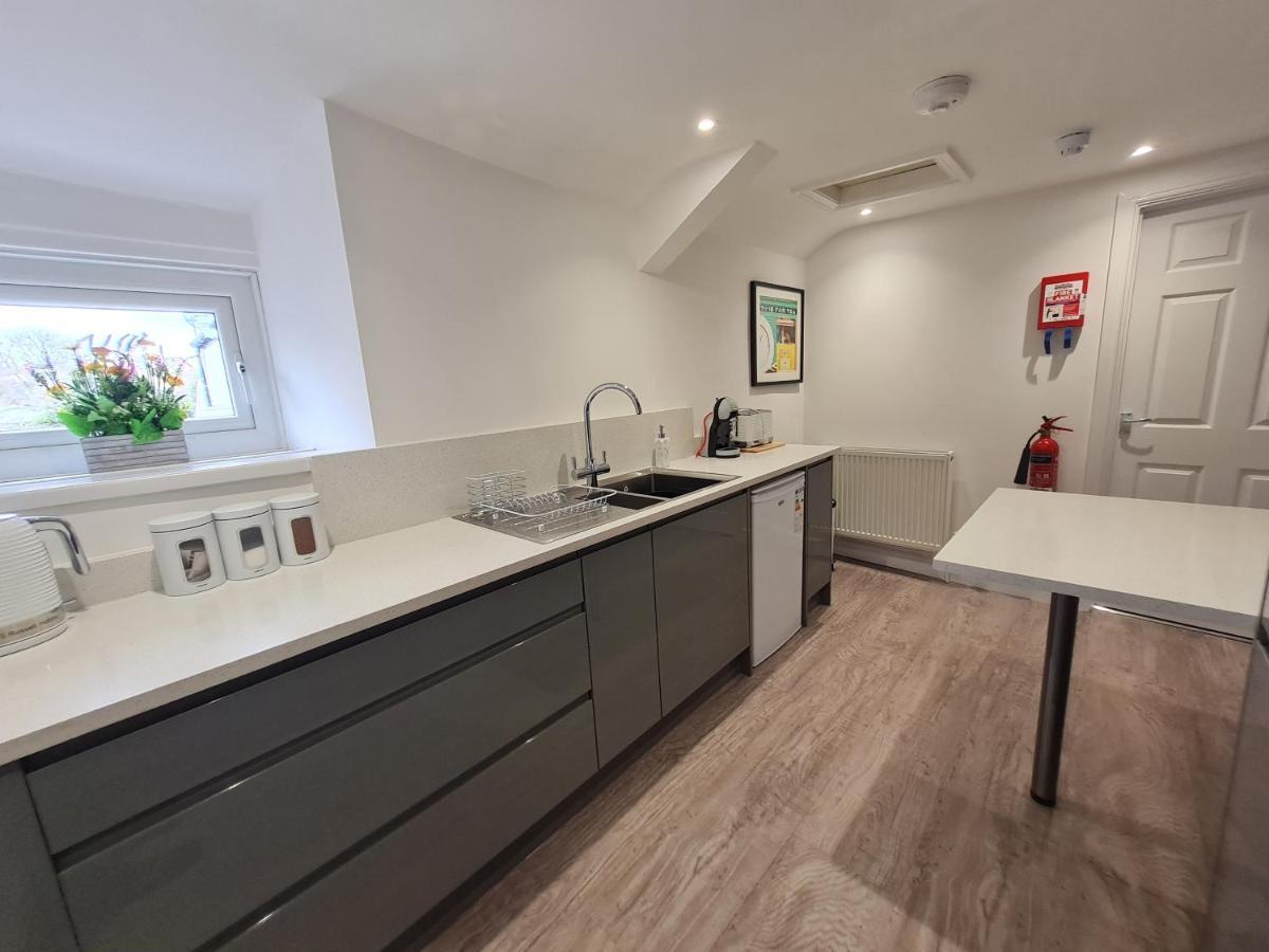 Perfect Location 3 Bed Serviced Apartment With Bike Storage For Bpw. Close To Brecon Beacons เมอเทอร์ทิดฟิล ภายนอก รูปภาพ